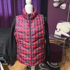 Quilted puffer best, sz XL, red and blue
